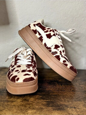 Lucky Step Classic Retro Gum Sole Sneakers in Brown & Cream